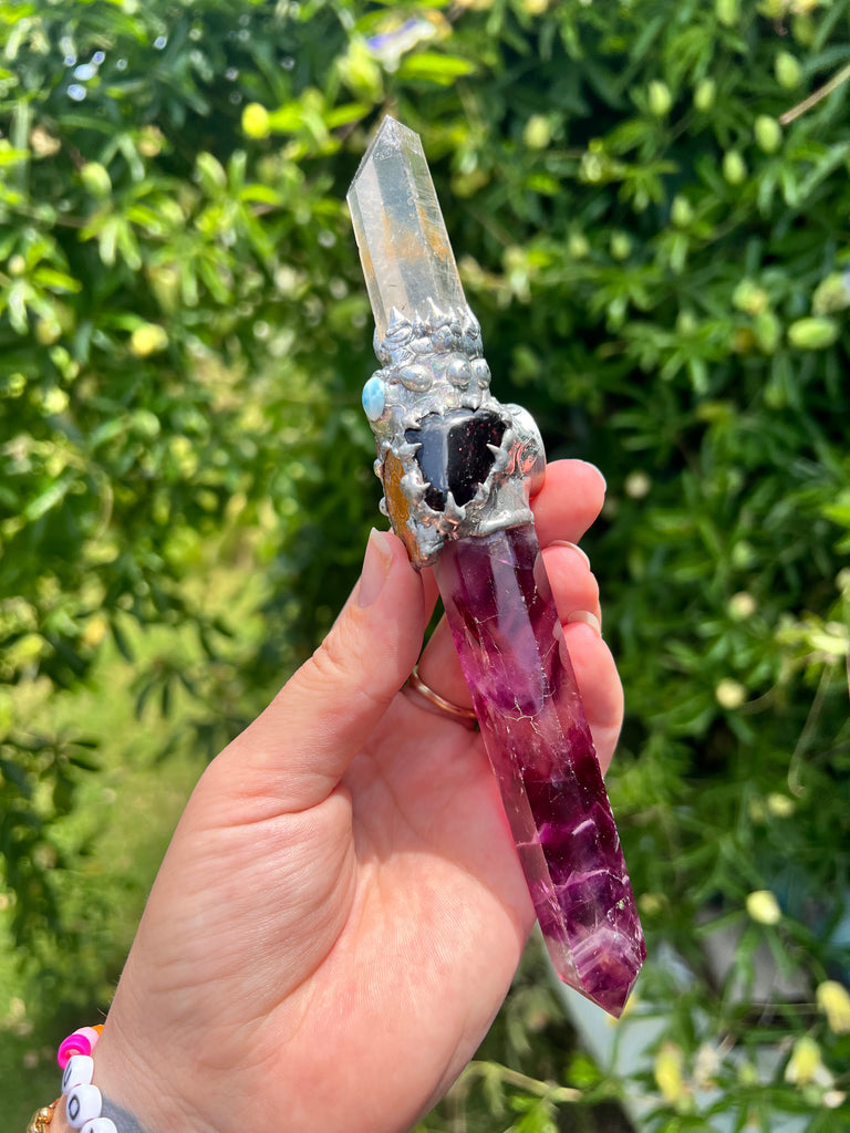 Fluorite and quartz wand