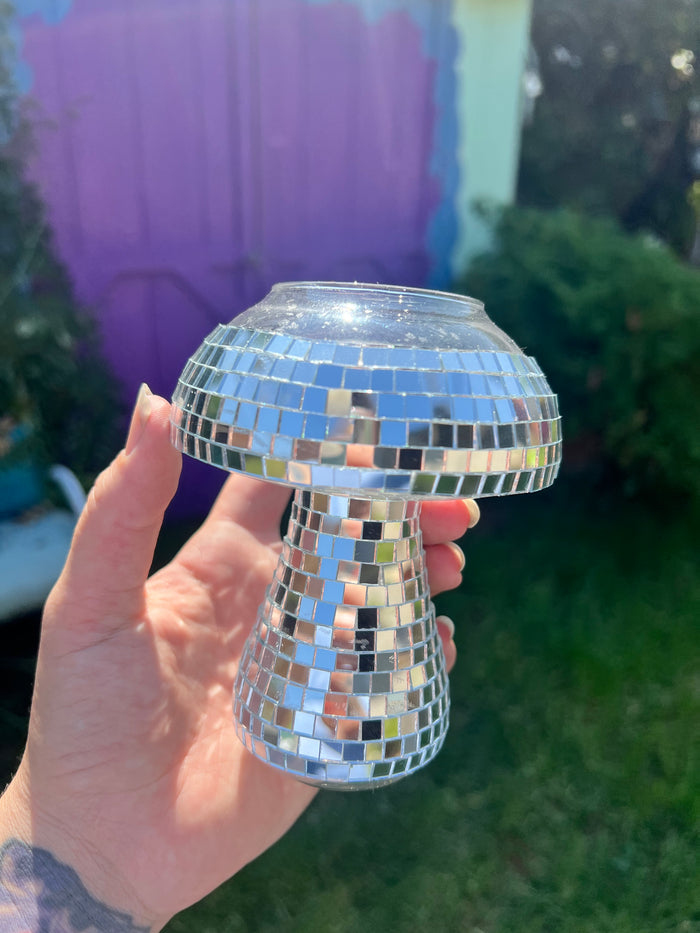 Disco mushroom glass