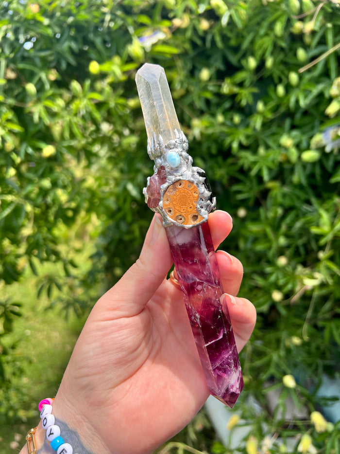 Fluorite and quartz wand