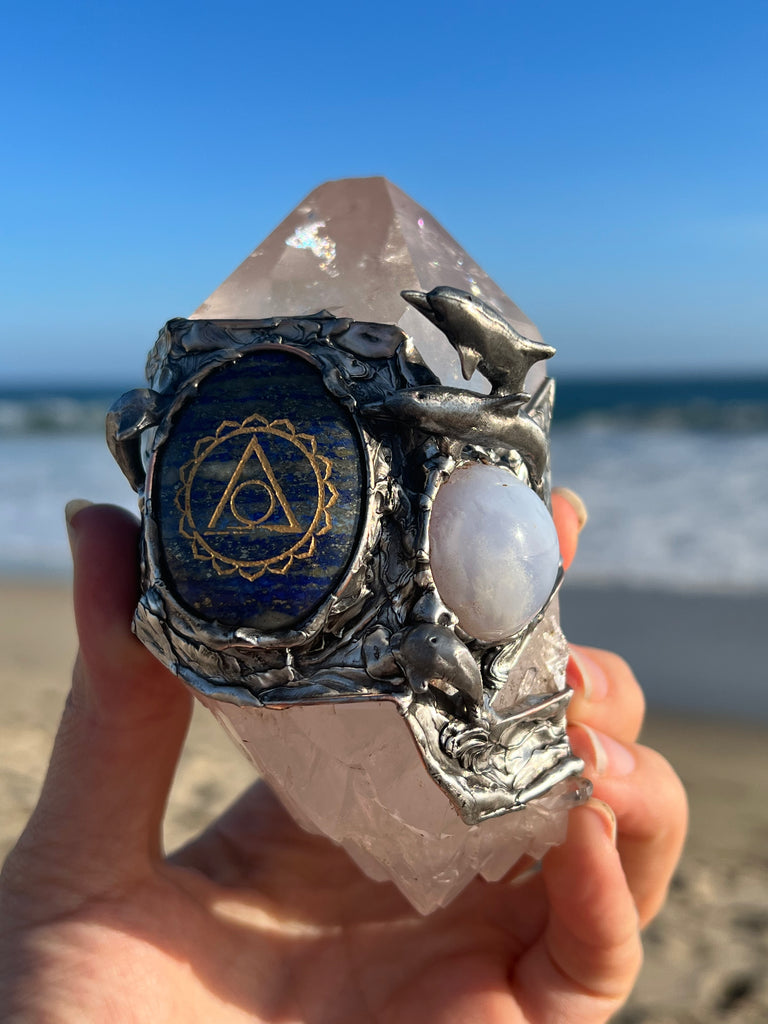 Double terminated Lemurian Quartz Dolphin Spirit with Lapis Lazuli Throat chakra (spiritual tool)