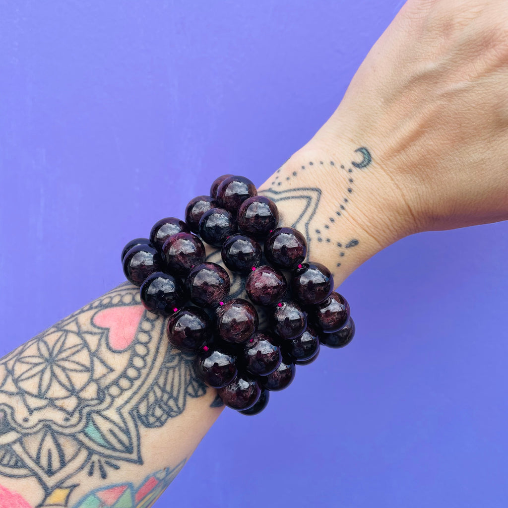 Thick Grounding Garnet bracelet (1pc)
