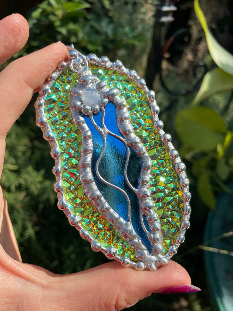 Lindsay- Dichroic Glass Yoni pendant