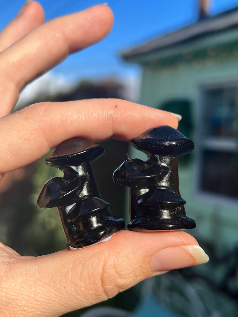 (1) one Obsidian triple mushroom carving