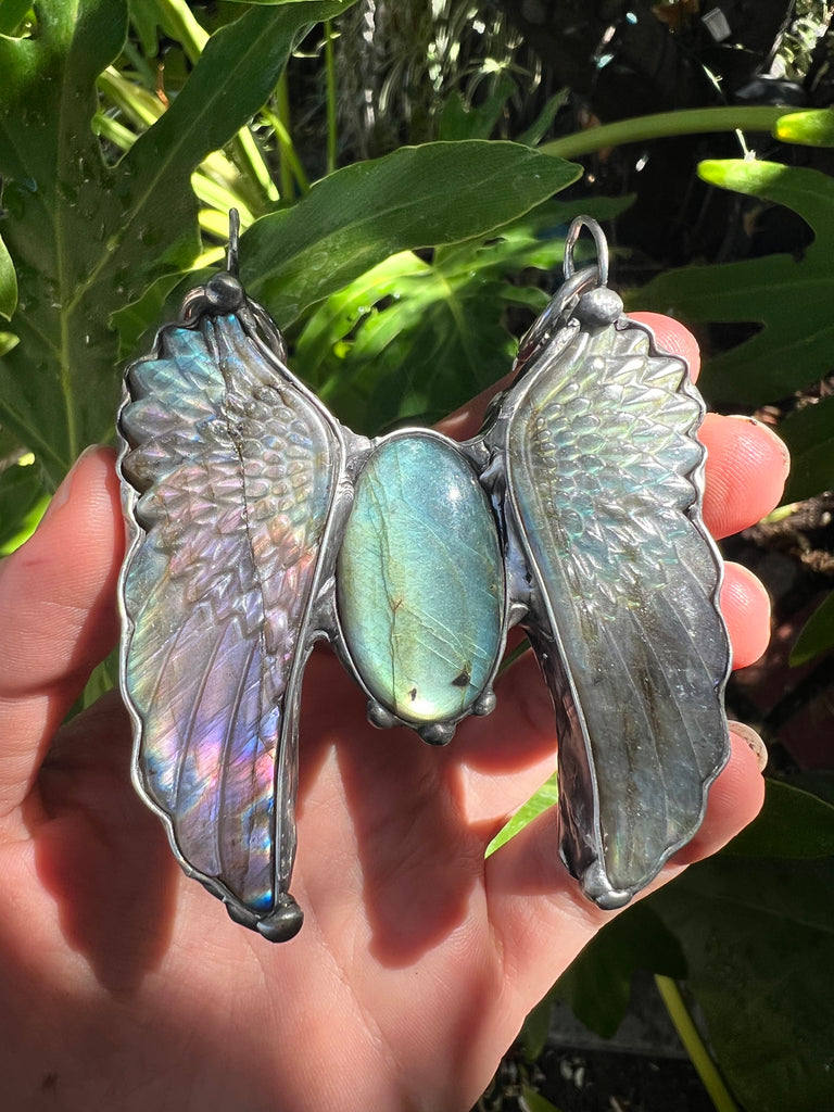 Art Angel Amulet no.9 (Labradorite wings & Labradorite)
