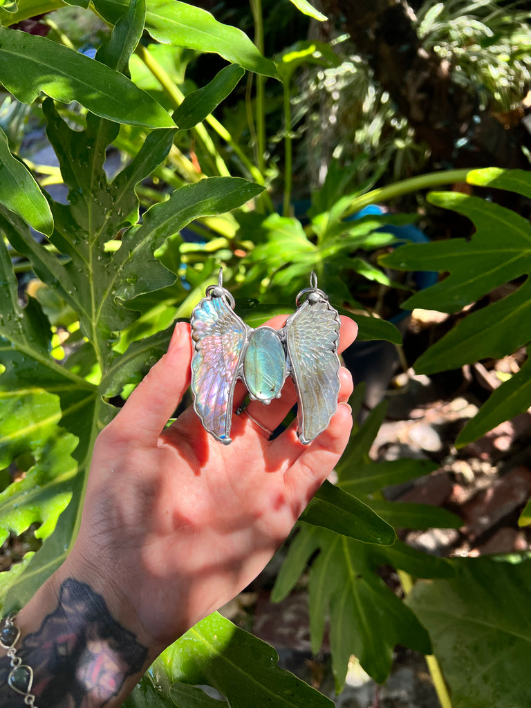 Art Angel Amulet no.9 (Labradorite wings & Labradorite)