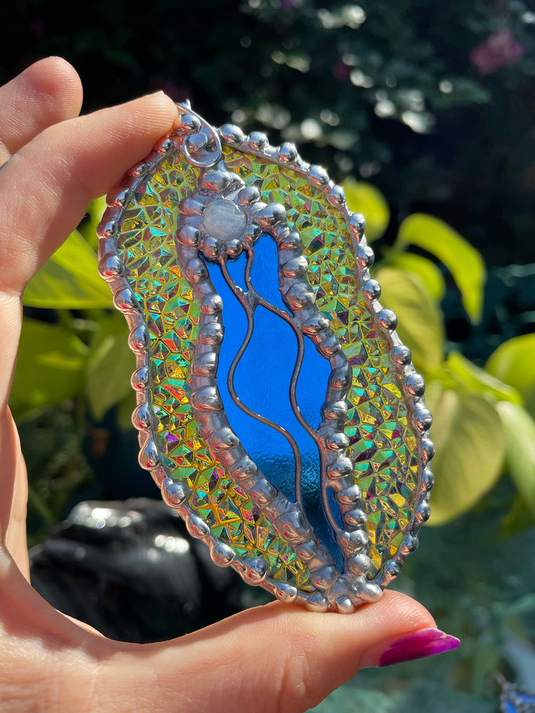 Lindsay- Dichroic Glass Yoni pendant