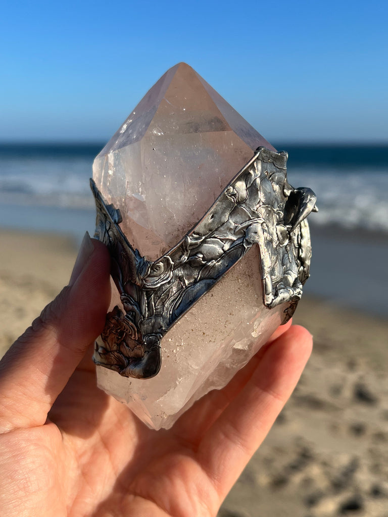 Double terminated Lemurian Quartz Dolphin Spirit with Lapis Lazuli Throat chakra (spiritual tool)