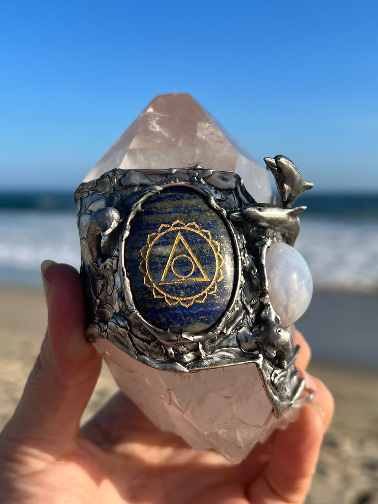 Double terminated Lemurian Quartz Dolphin Spirit with Lapis Lazuli Throat chakra (spiritual tool)