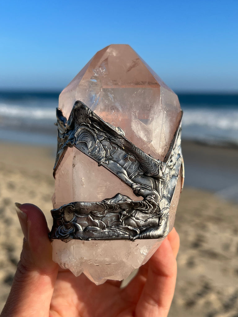 Double terminated Lemurian Quartz Dolphin Spirit with Lapis Lazuli Throat chakra (spiritual tool)
