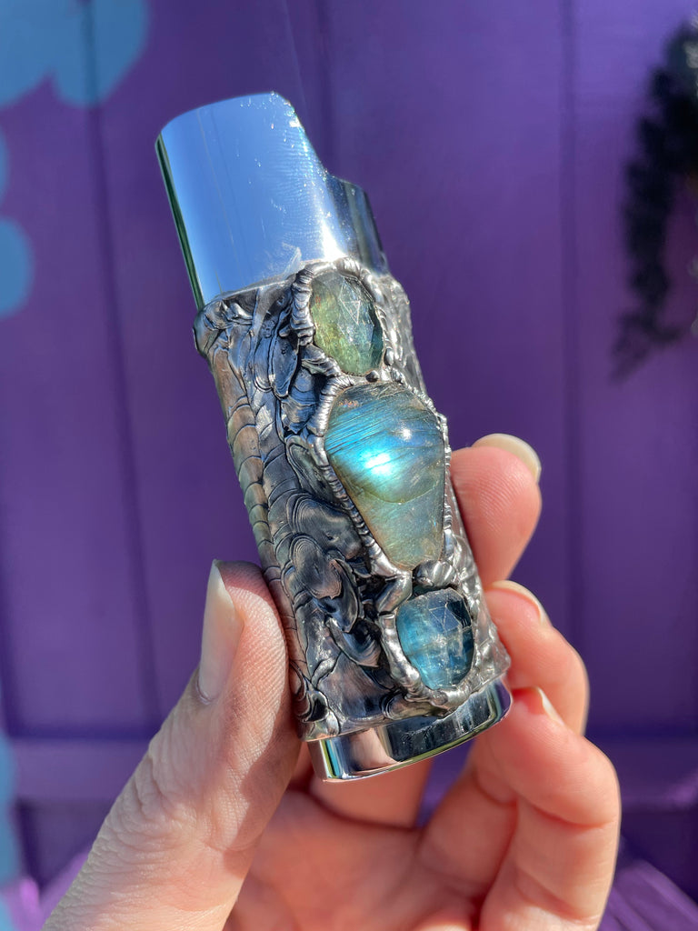 Labradorite and Kyanite Fire Case (silver)