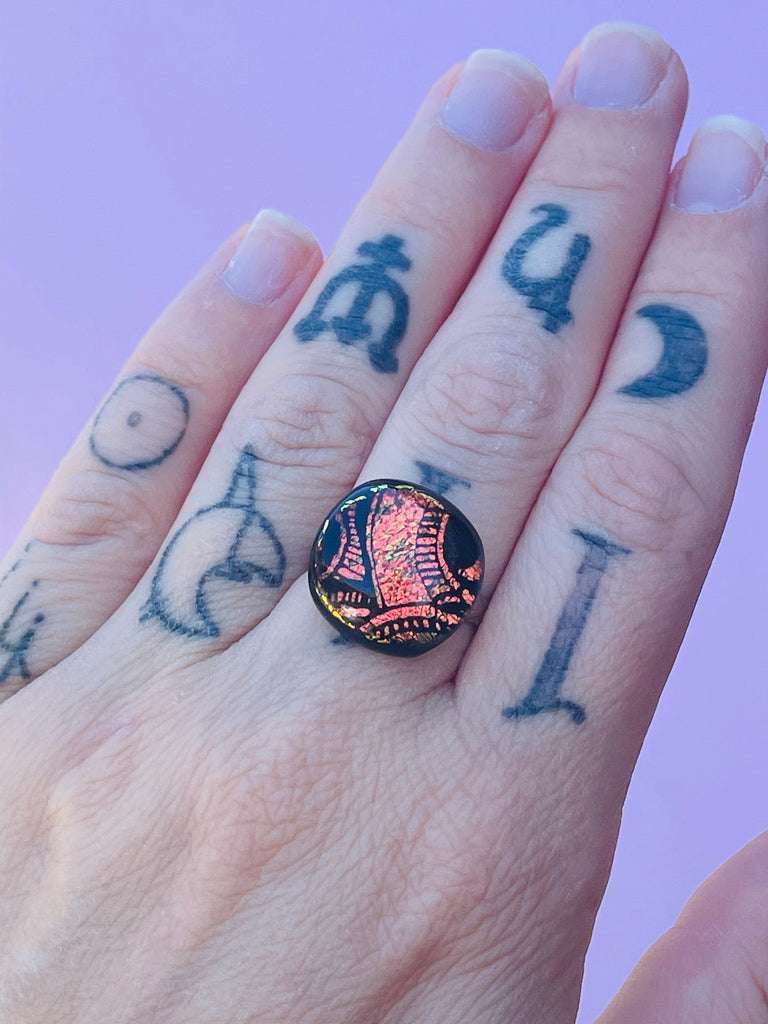 Dichroic glass adjustable ring