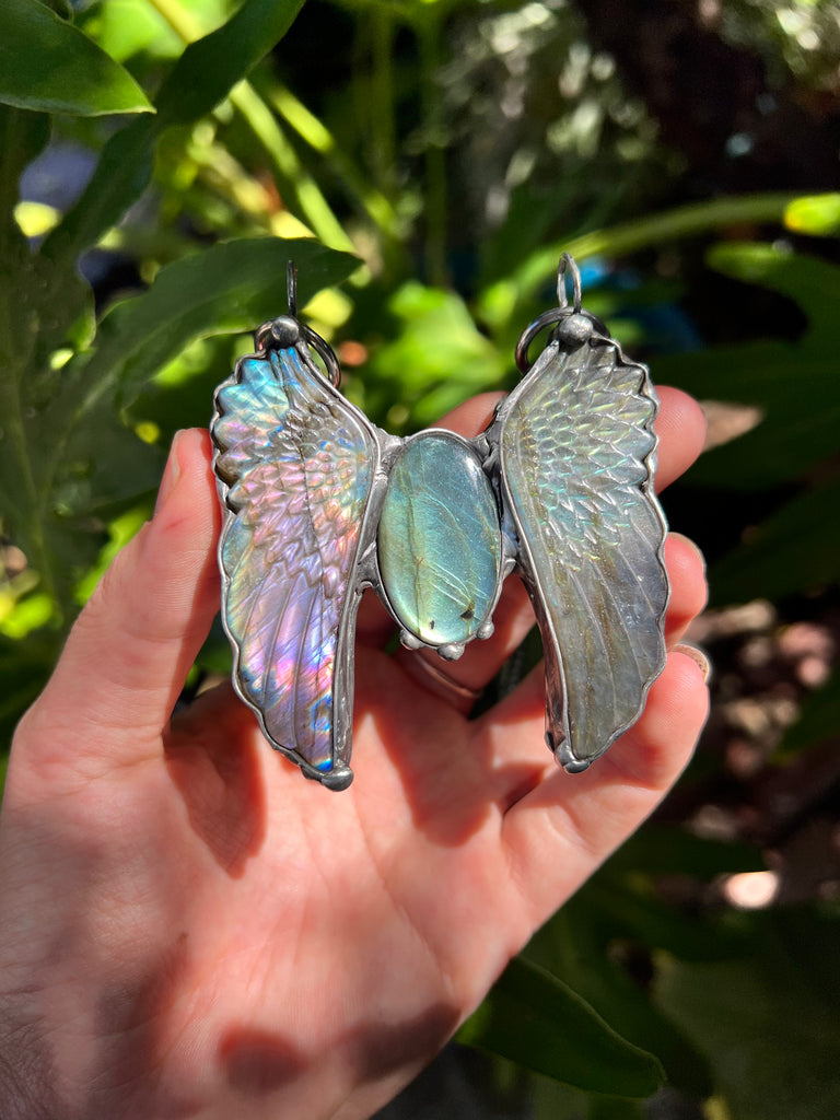 Art Angel Amulet no.9 (Labradorite wings & Labradorite)