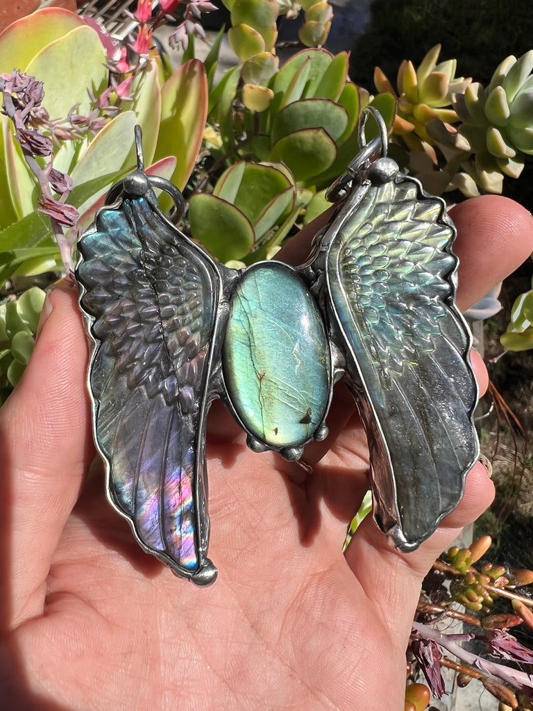 Art Angel Amulet no.9 (Labradorite wings & Labradorite)
