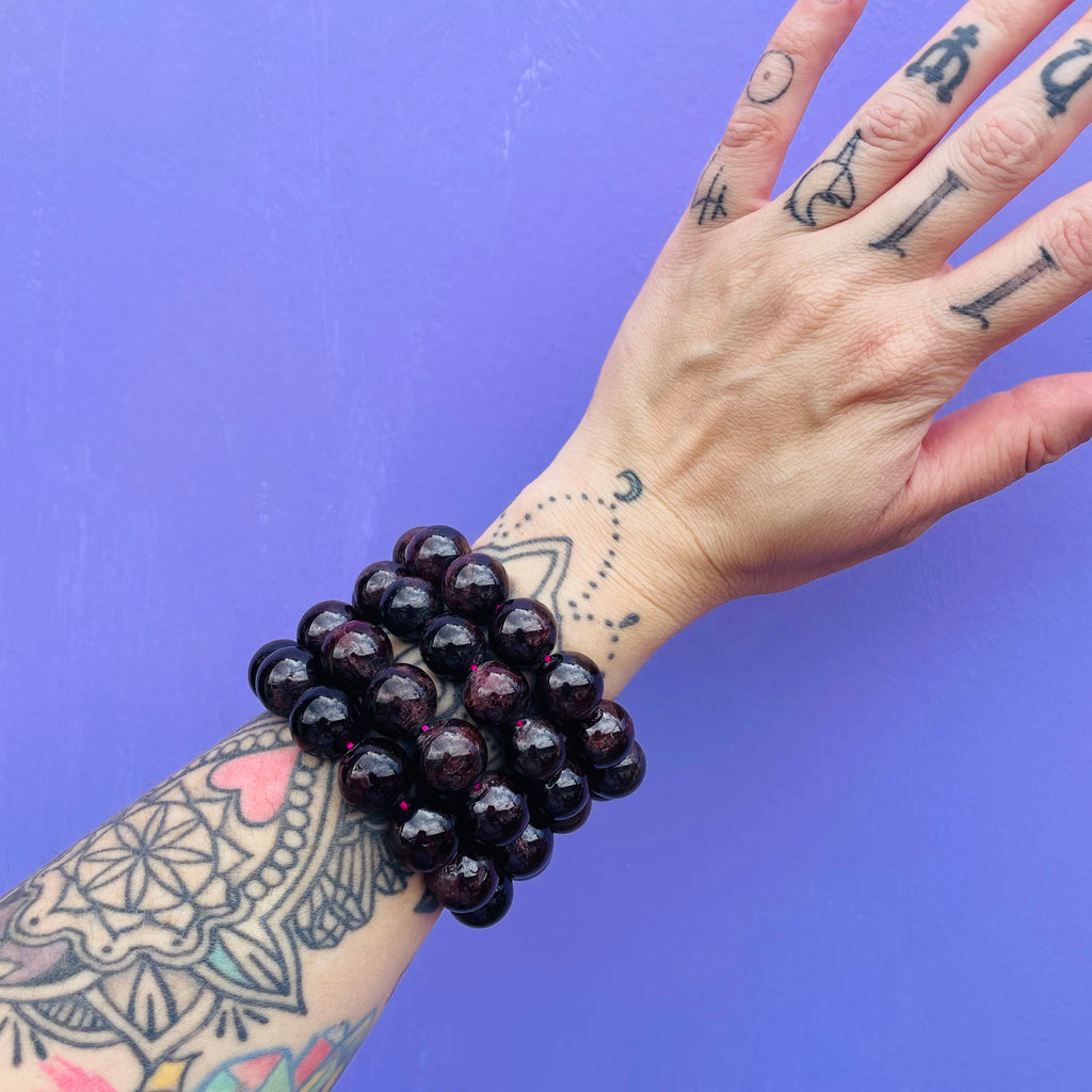 Thick Grounding Garnet bracelet (1pc)