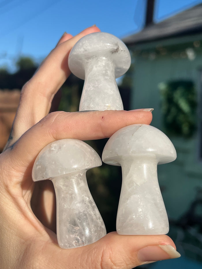 Quartz  mushroom carving