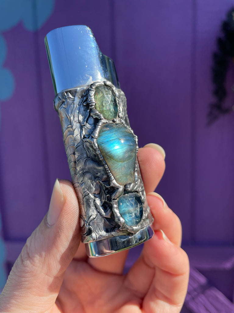 Labradorite and Kyanite Fire Case (silver)
