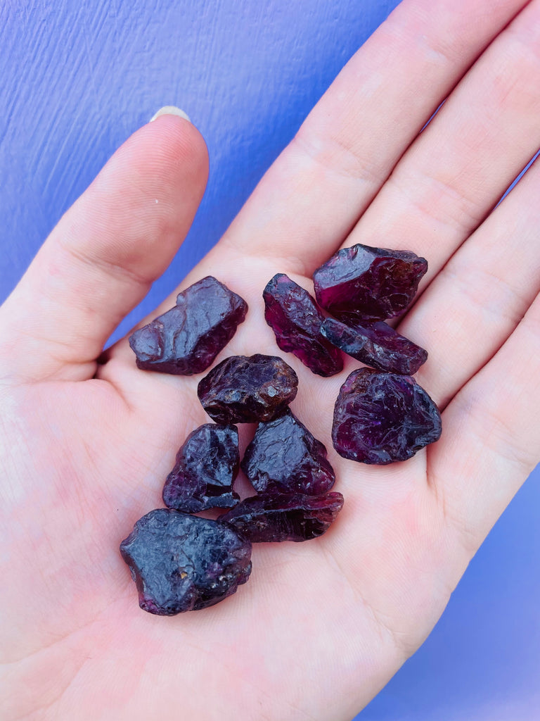 Raw Rhodolite (aka Pink Garnet) (1 pc 1-2g)