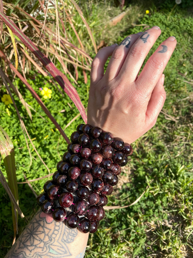 Thick Grounding Garnet bracelet (1pc)