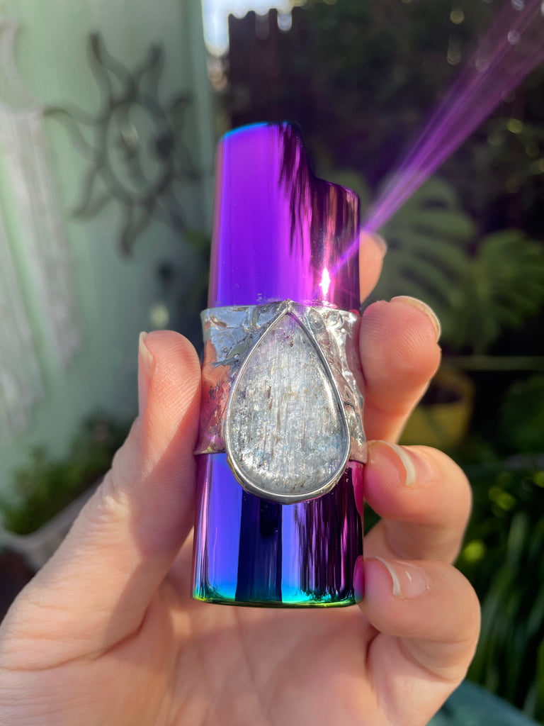Flashy Blue Kyanite on Purple Sunset Fire Case