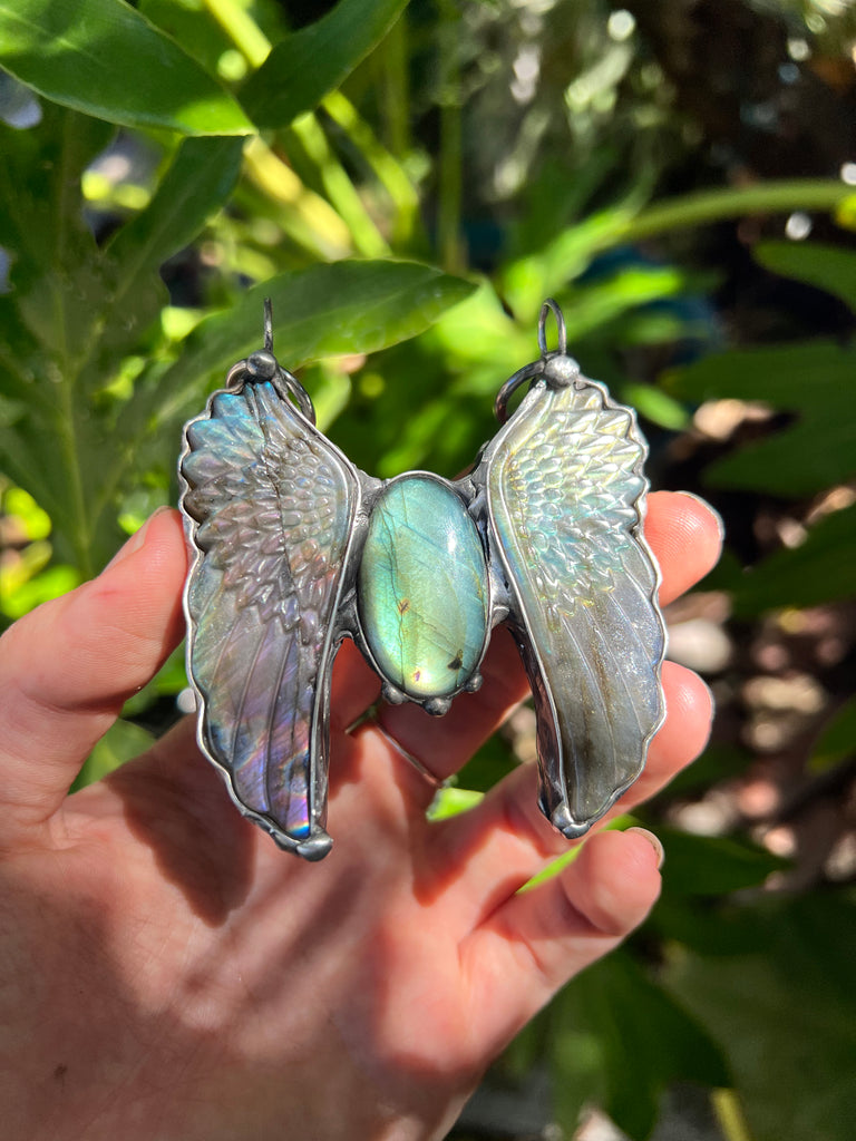 Art Angel Amulet no.9 (Labradorite wings & Labradorite)