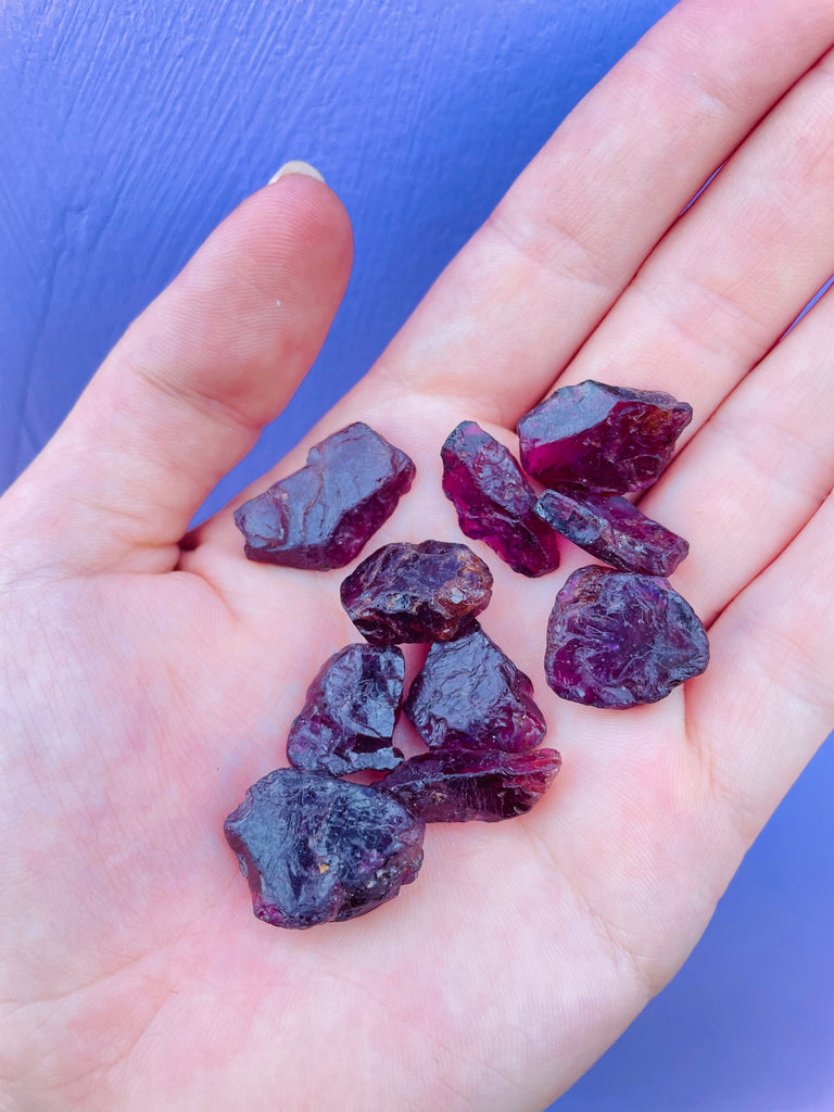 Raw Rhodolite (aka Pink Garnet) (1 pc 1-2g)